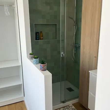 דירה A 200 M De La
